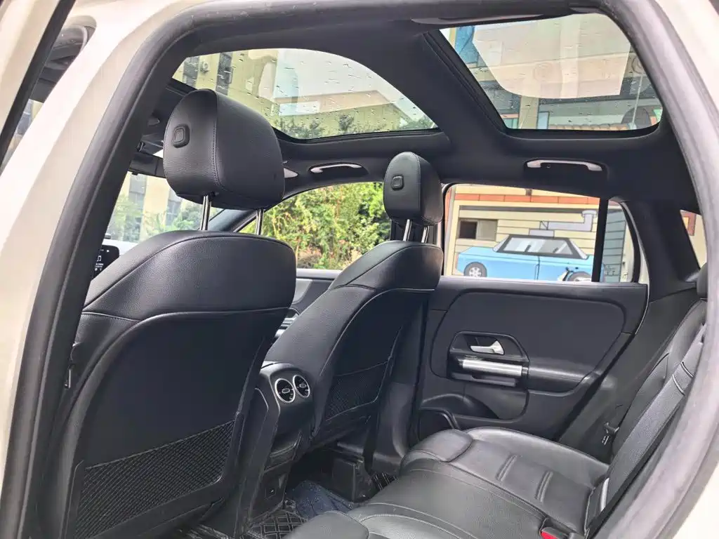 Mercedes-Benz GLA — миниатюра 12