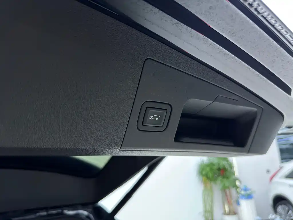Cadillac XT5 — миниатюра 17