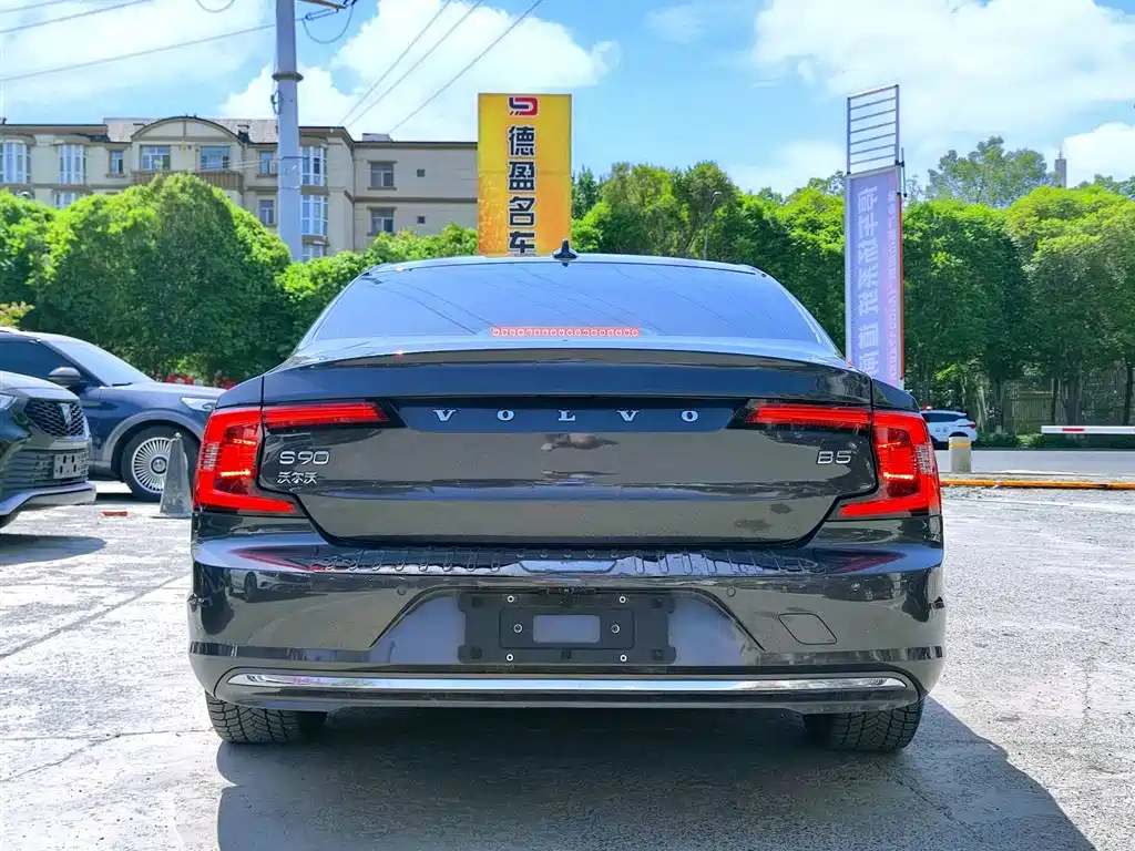 Volvo S90 2021 B5 Luxury