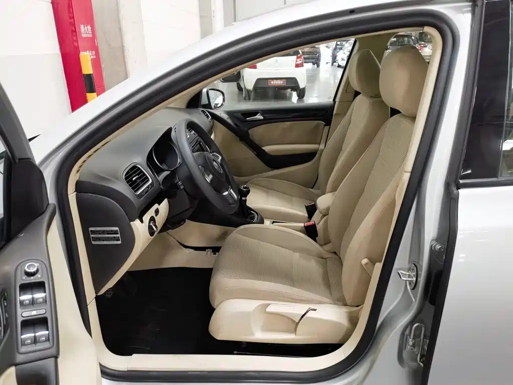 Volkswagen Golf — миниатюра 10