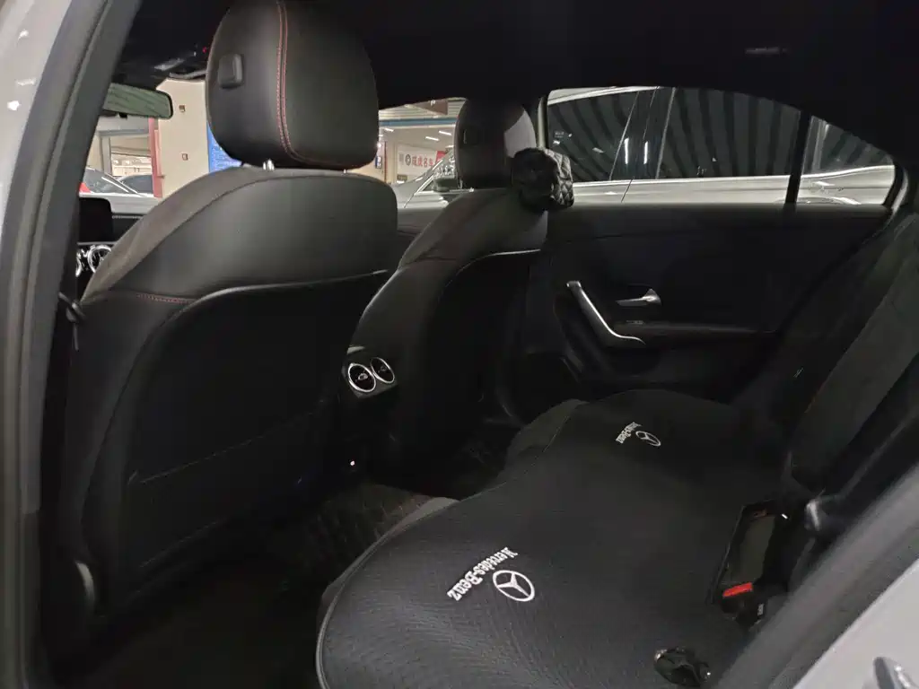 Mercedes-Benz A-Class — миниатюра 8