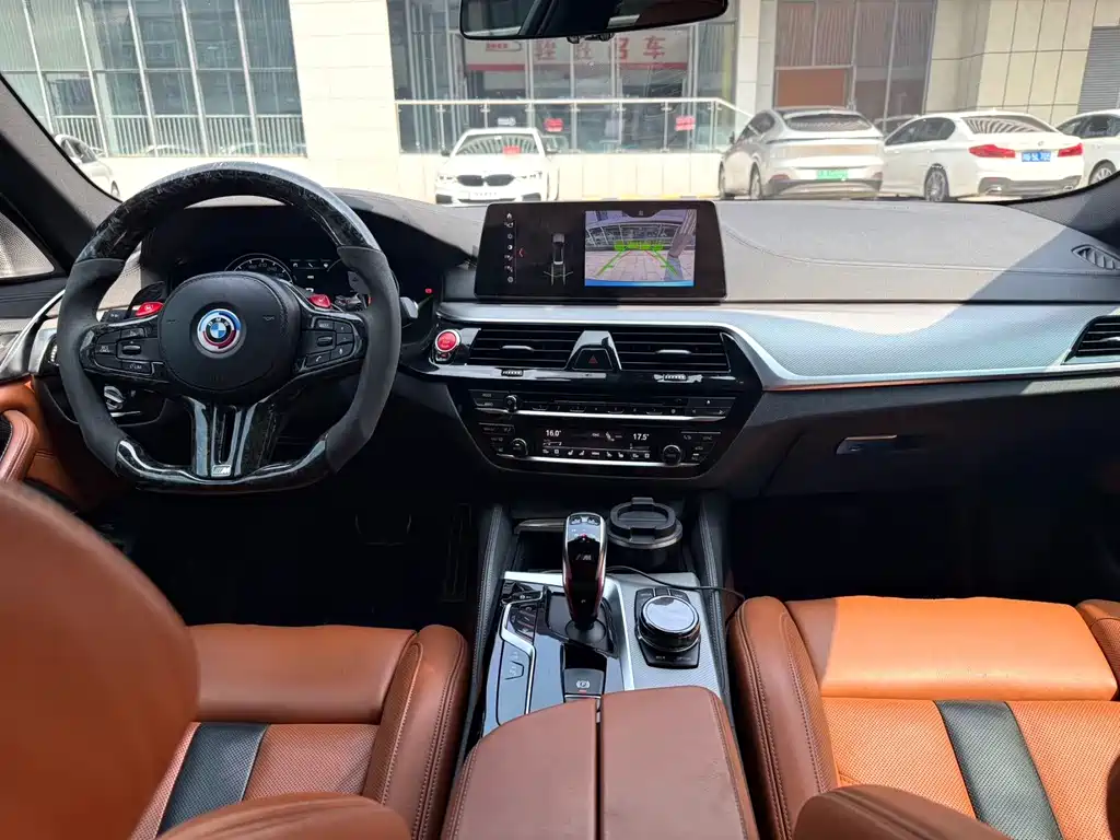 BMW M5 — миниатюра 8
