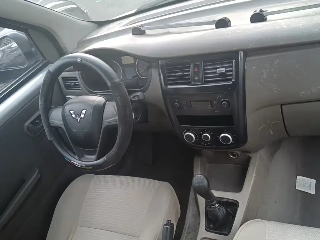 Wuling Rongguang V — миниатюра 6