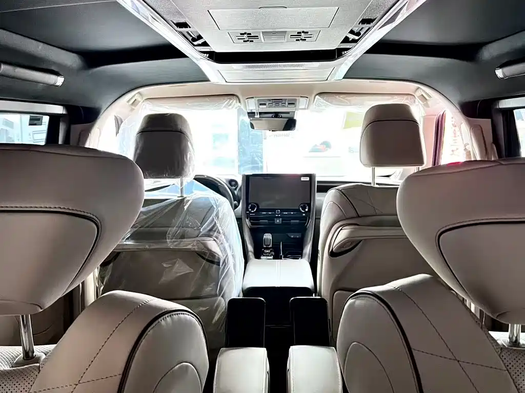 Toyota Alphard - фото 11