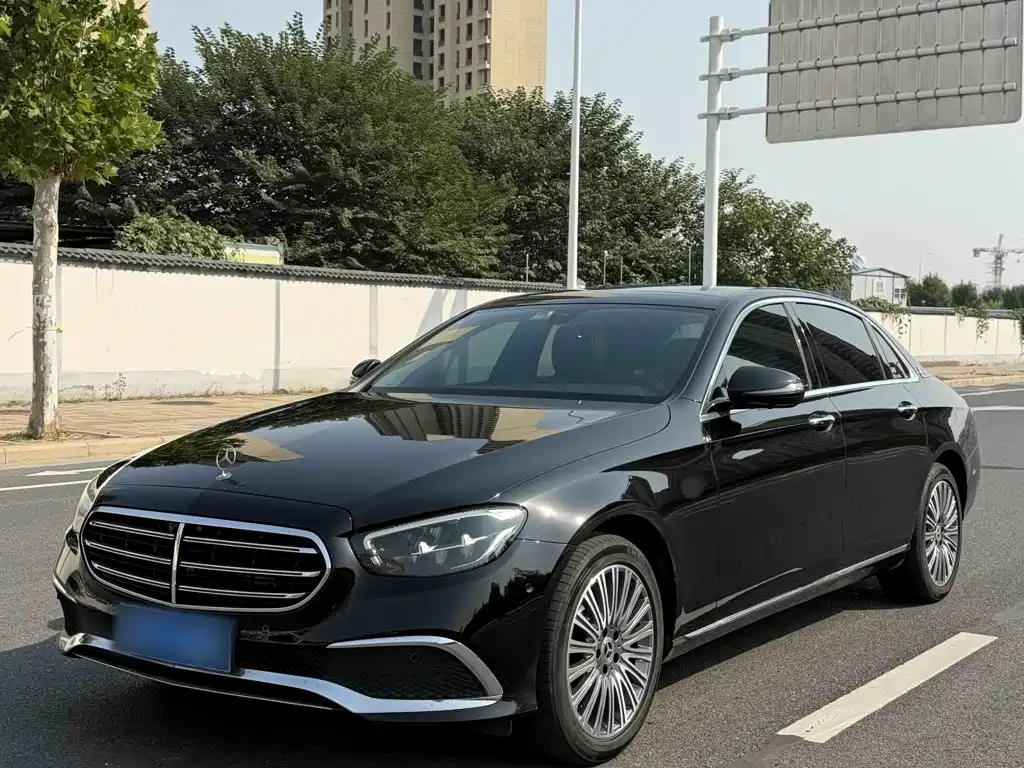 Mercedes-Benz E-Class — миниатюра 7