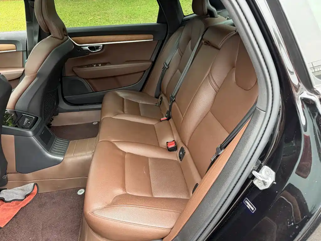 Volvo S90 PHEV — миниатюра 12