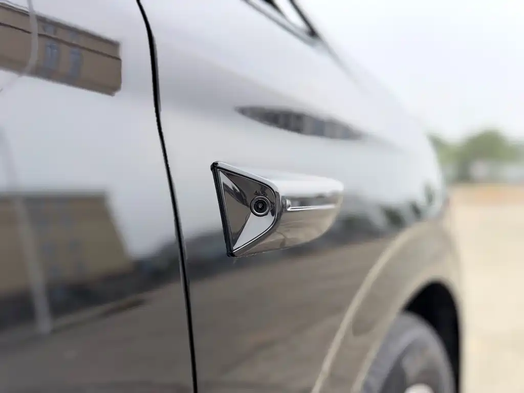BYD Xia — миниатюра 24