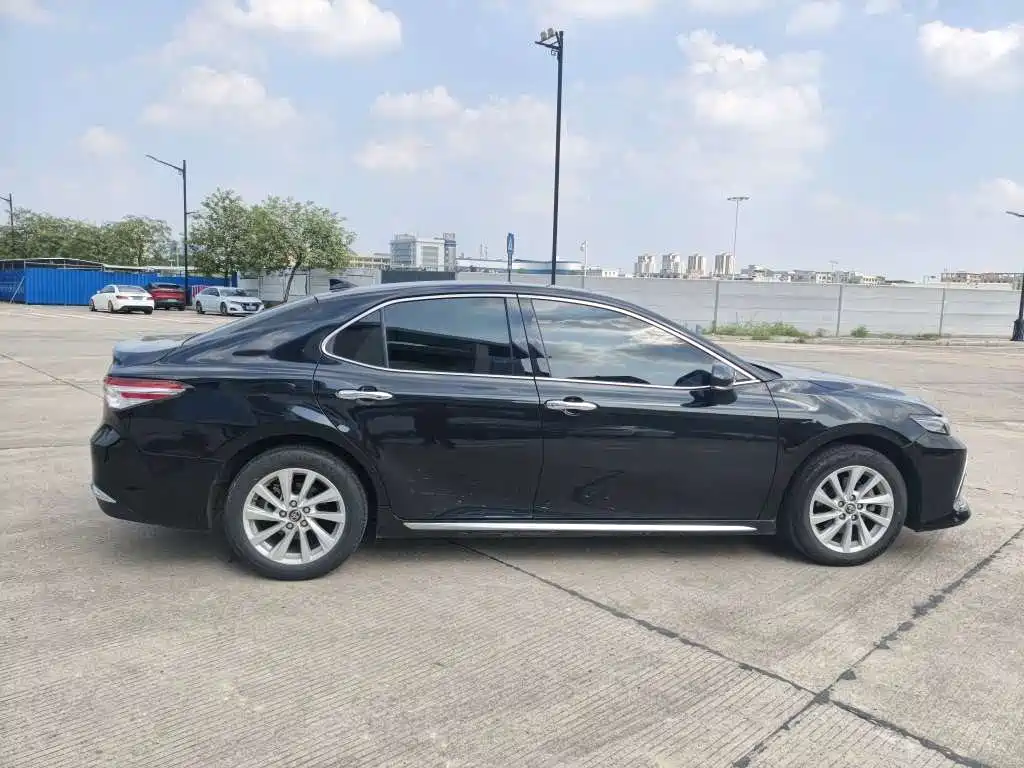Toyota Camry — миниатюра 9