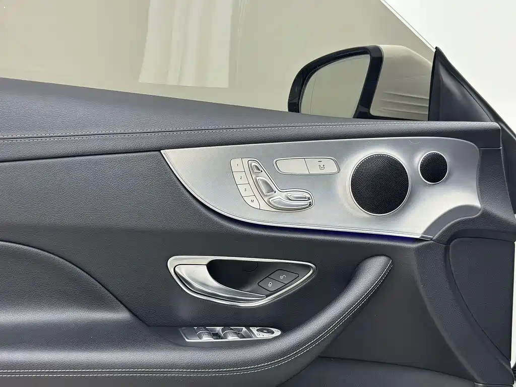 Mercedes-Benz E-Class (Import) — миниатюра 14