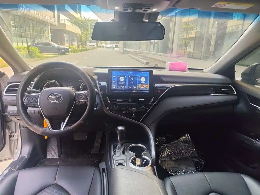 Toyota Camry — миниатюра 7