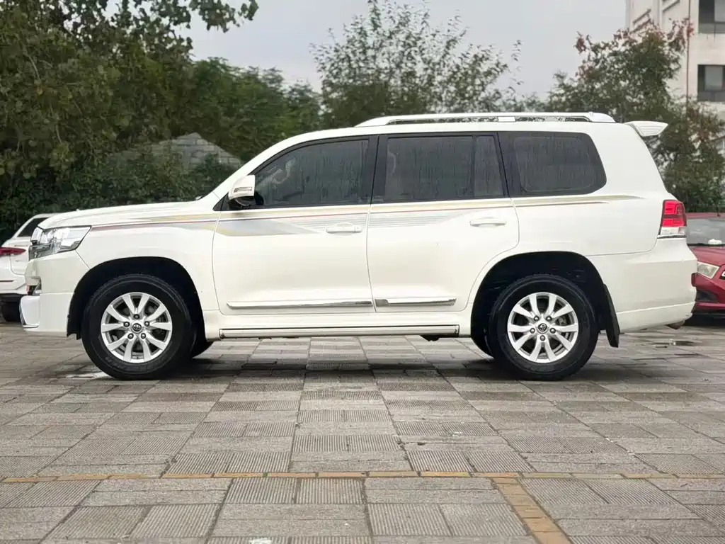 Toyota Land Cruiser — миниатюра 4