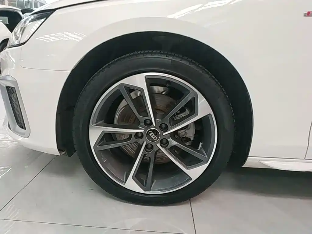 Audi A4L — миниатюра 23