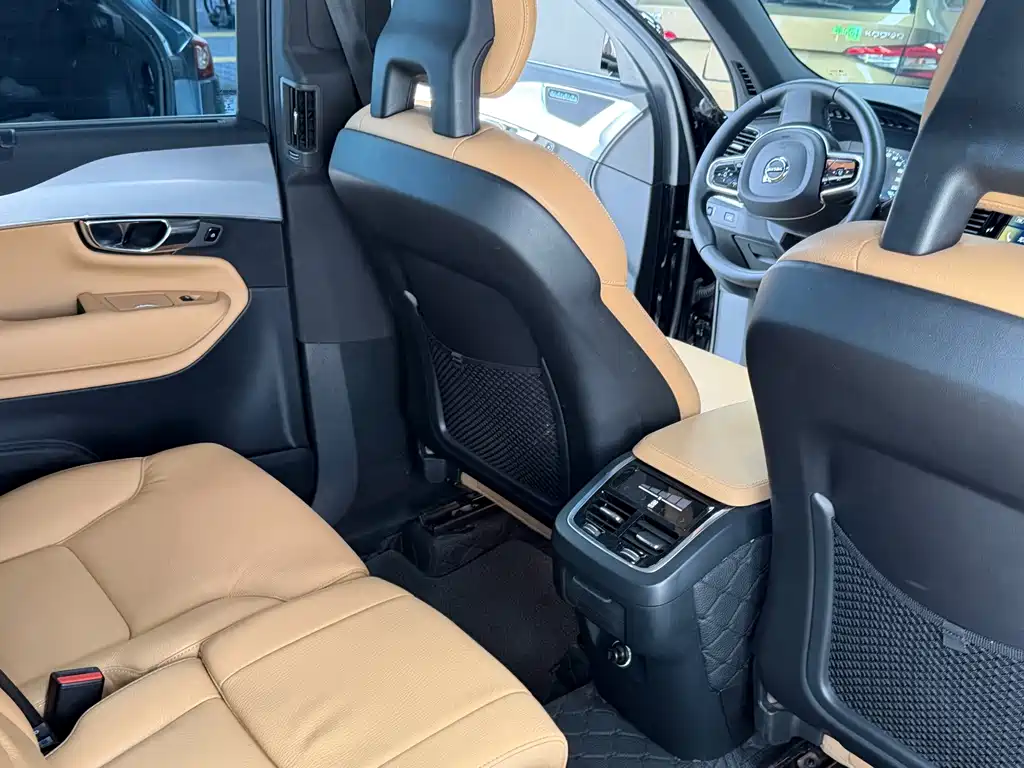 Volvo XC90 — миниатюра 19