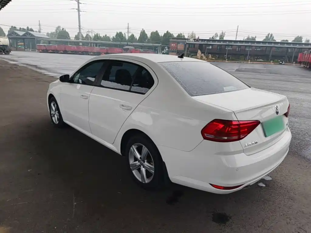 Volkswagen Lavida — миниатюра 5