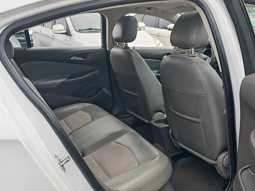 Chevrolet Cruze — миниатюра 7