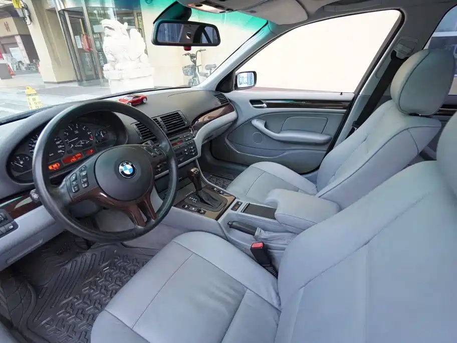 BMW 3 Series — миниатюра 3