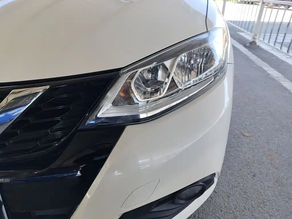 Nissan Tiida — миниатюра 24