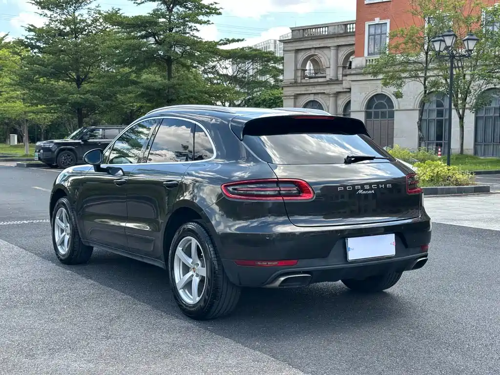 Porsche Macan — миниатюра 18