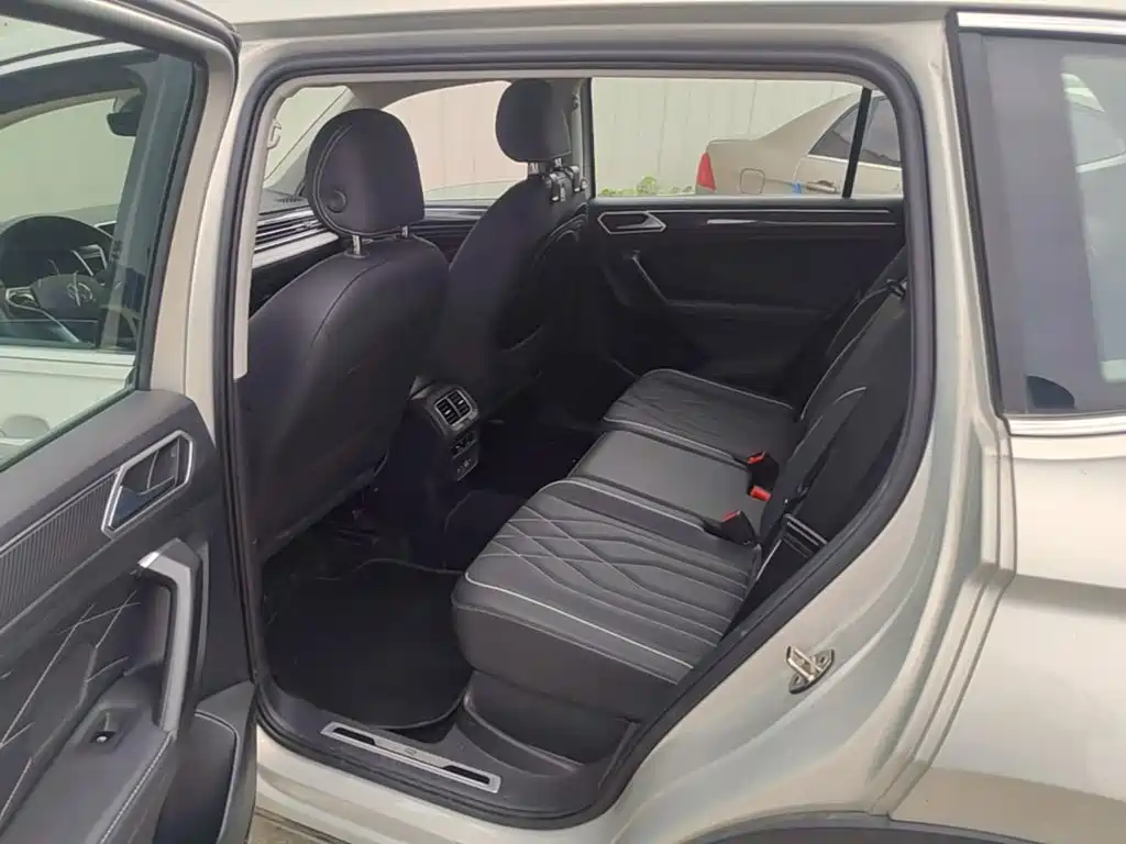 Volkswagen Tiguan L — миниатюра 22