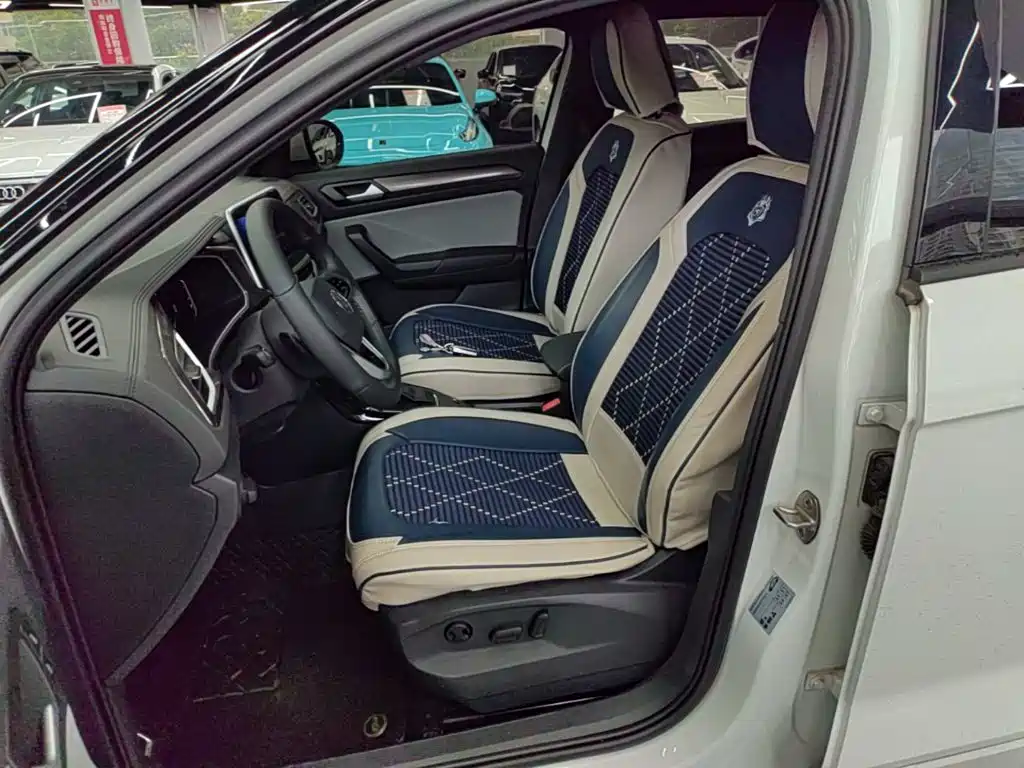 Volkswagen T-Roc — миниатюра 15
