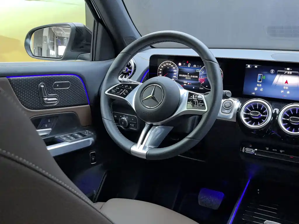 Mercedes-Benz GLB — миниатюра 28