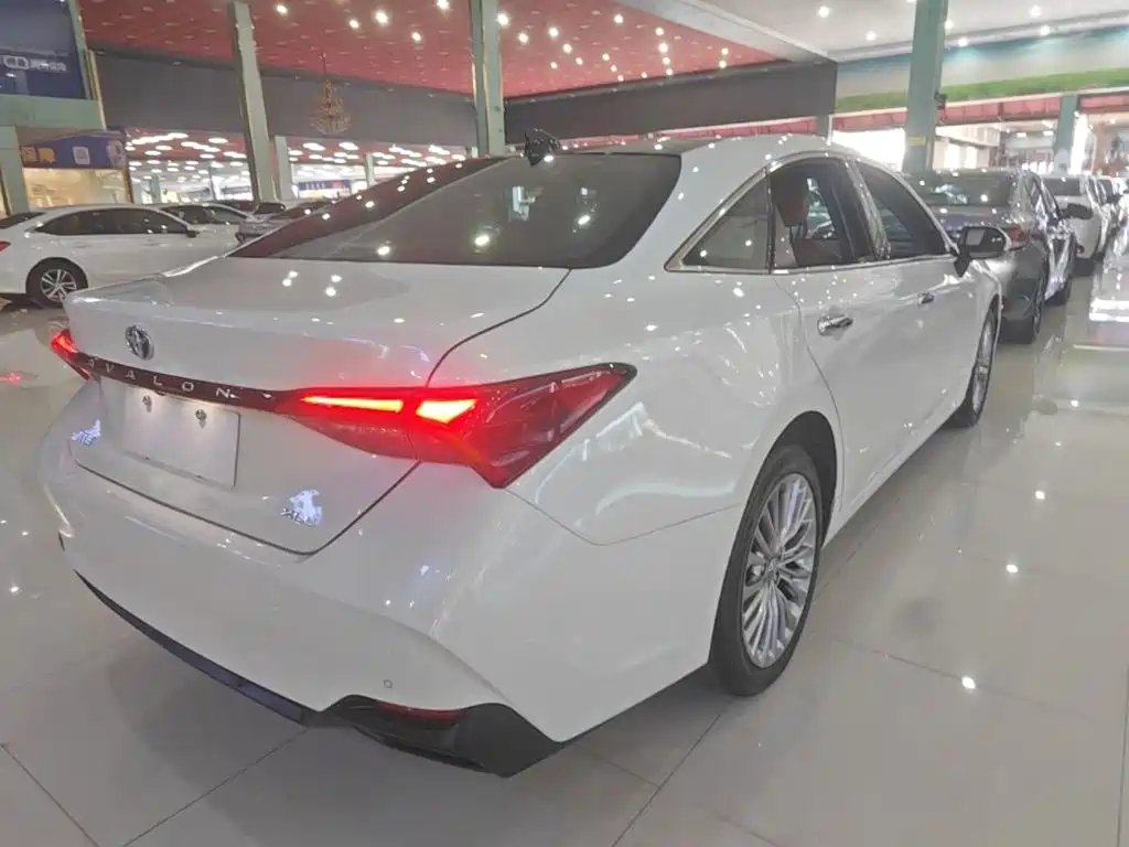 Toyota Avalon — миниатюра 7