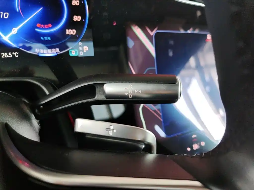 Mercedes-Benz EQS SUV — миниатюра 18