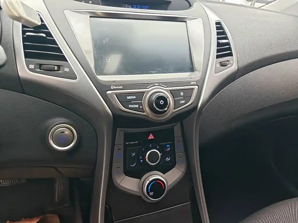 Hyundai Elantra Langdong — миниатюра 13