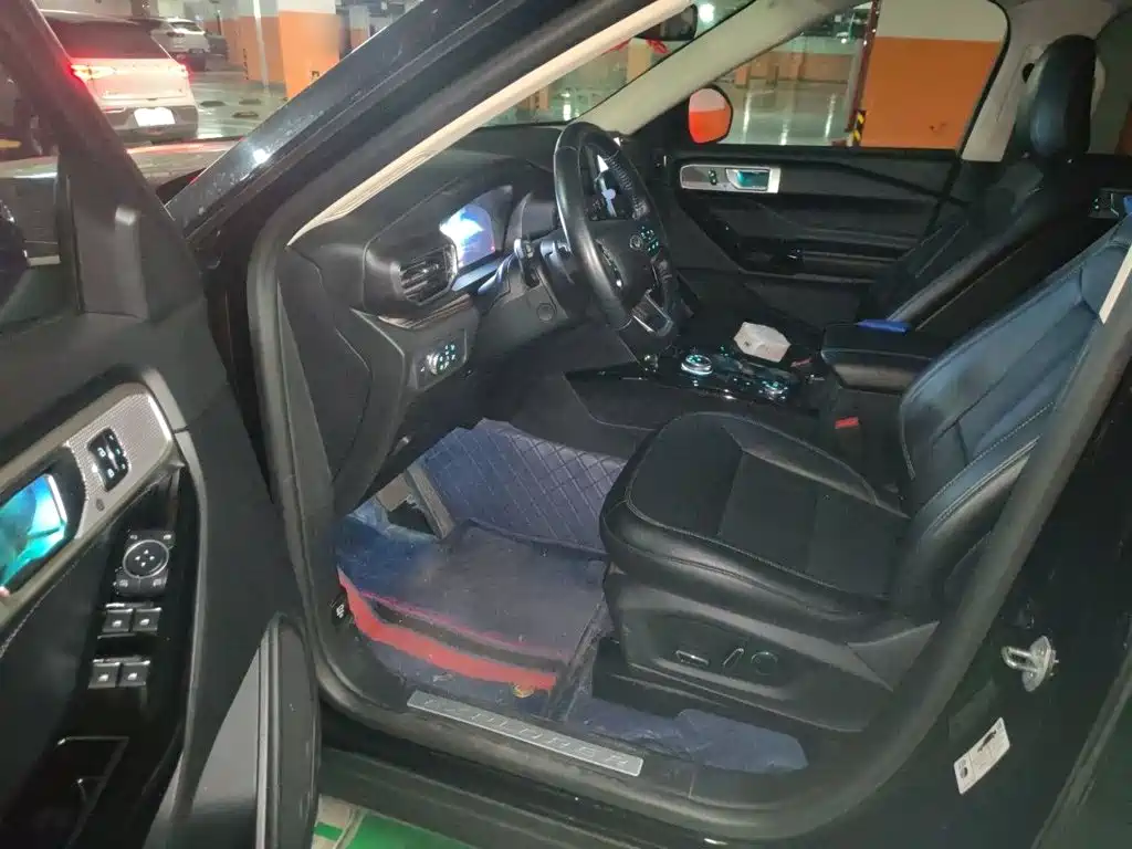 Ford Explorer — миниатюра 12