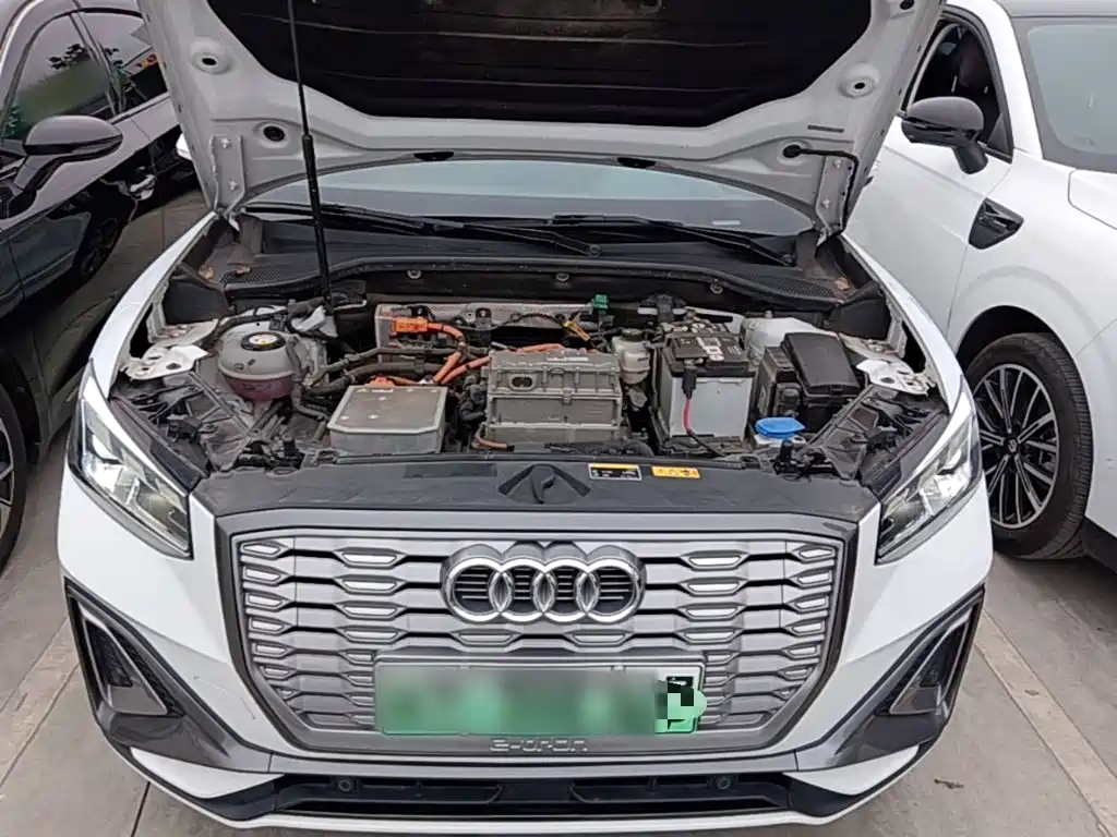 Audi Q2L e-tron — миниатюра 20