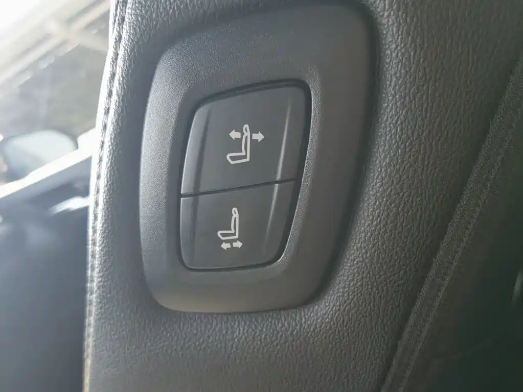 Toyota Camry — миниатюра 23