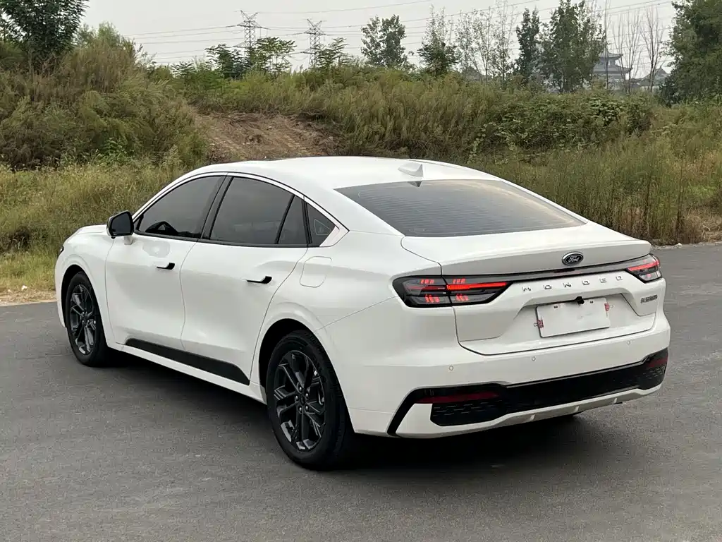 Ford Mondeo — миниатюра 7