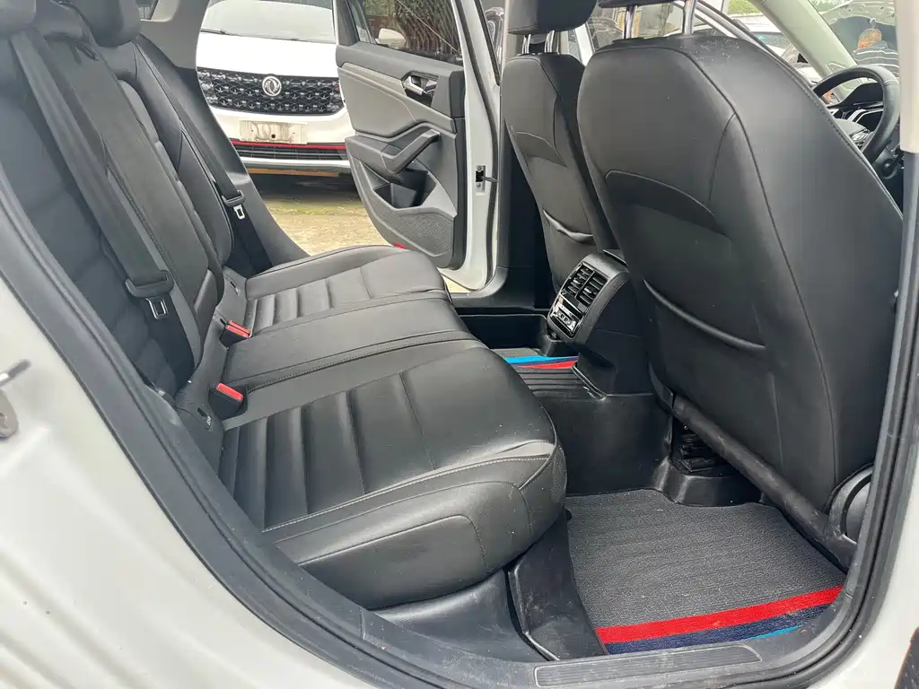 Volkswagen Sagitar — миниатюра 14