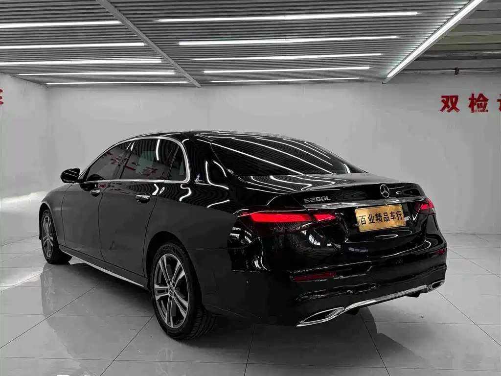 Mercedes-Benz E-Class — миниатюра 4