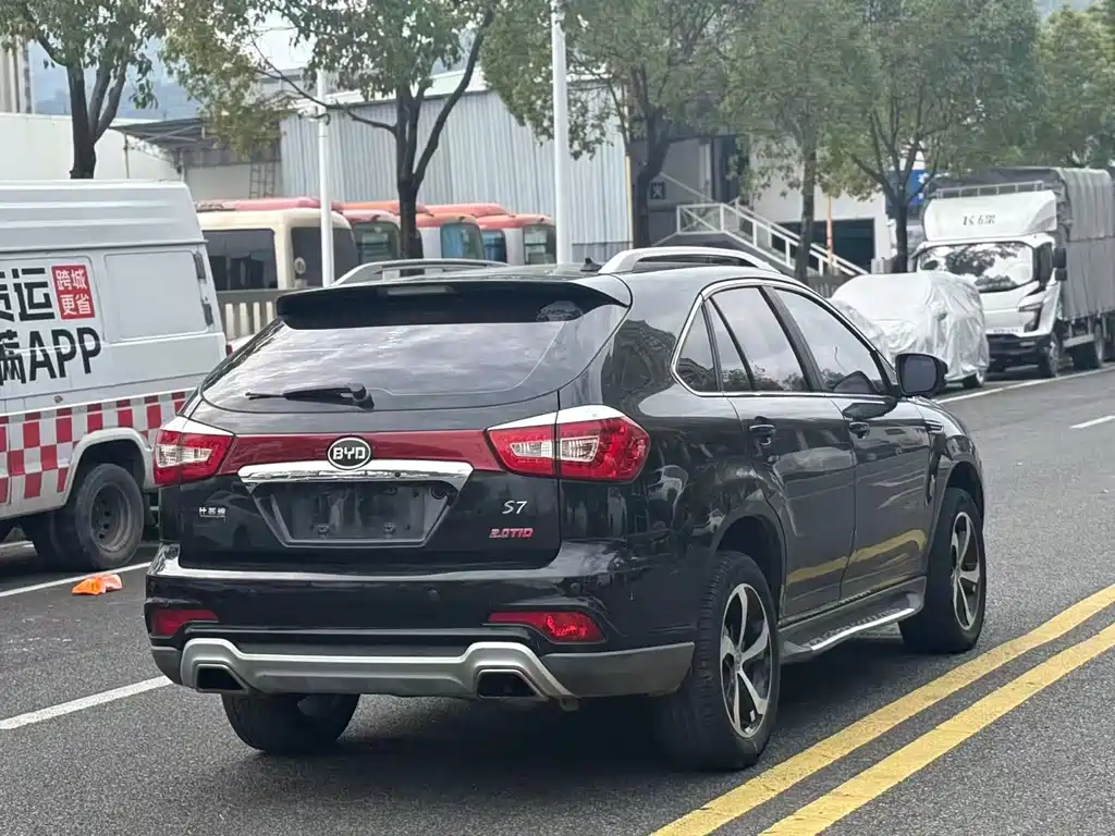 BYD S7