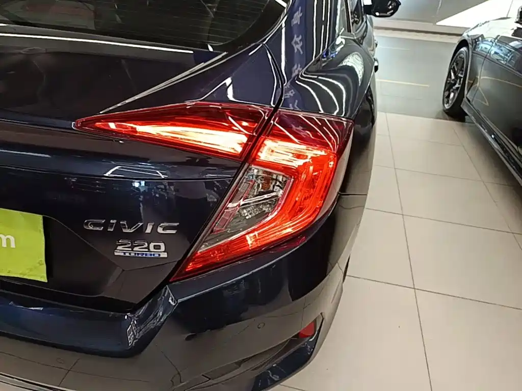 Honda Civic — миниатюра 8