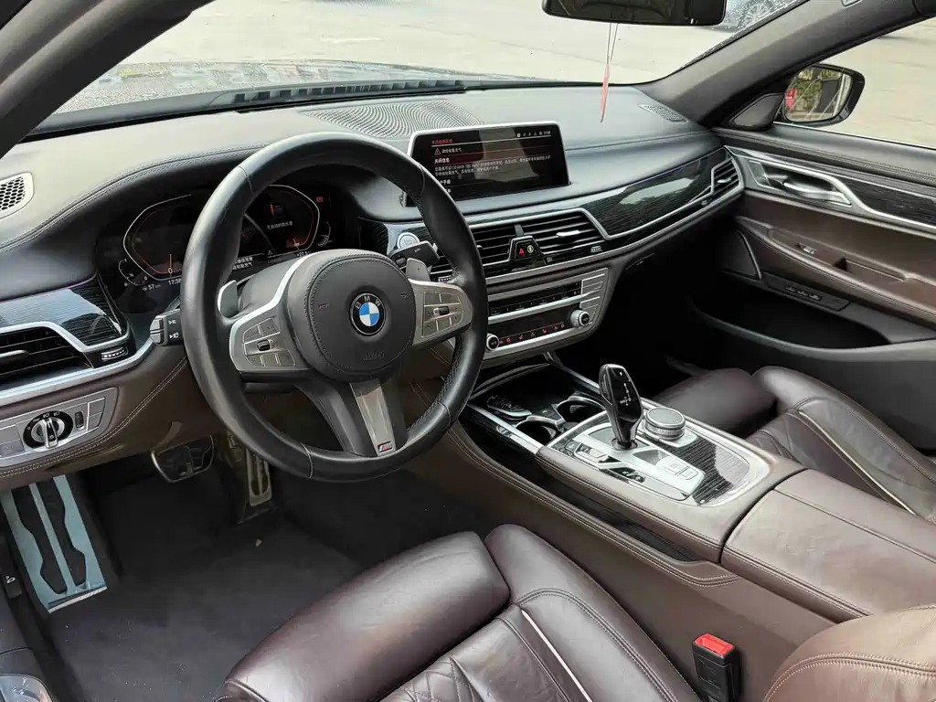 BMW 7 Series — миниатюра 5