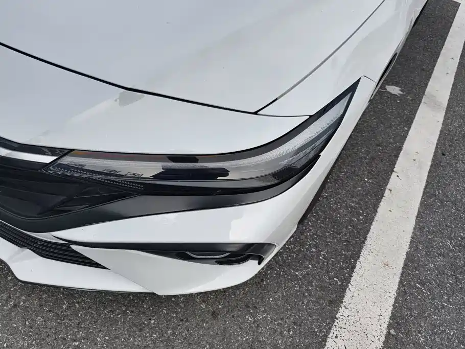 Hyundai Elantra — миниатюра 5