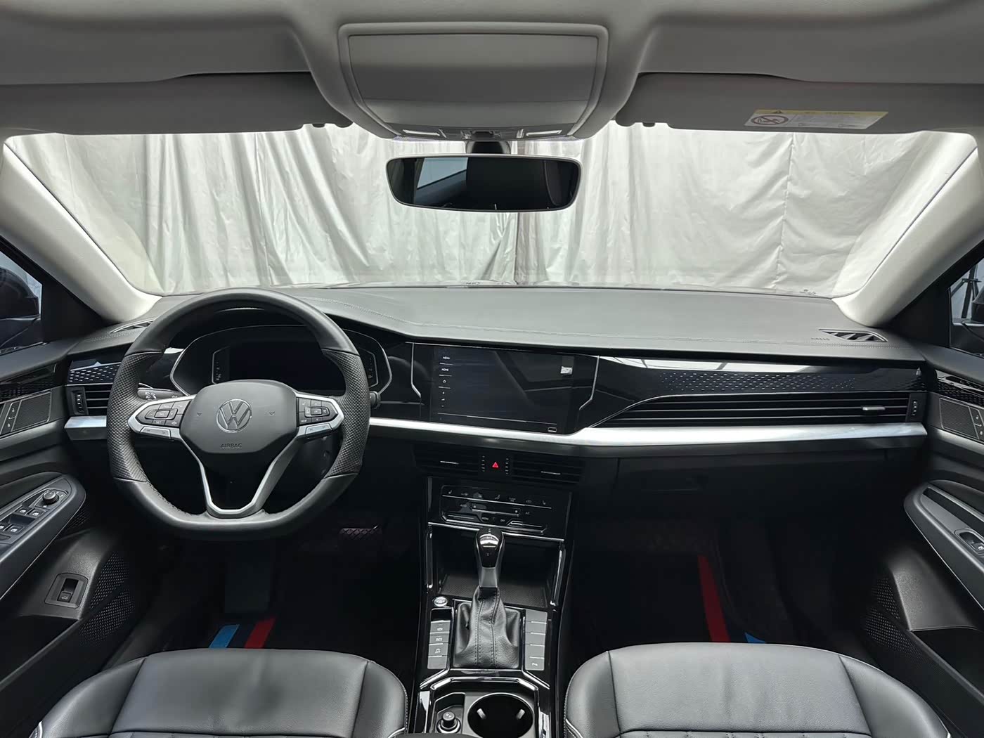 Volkswagen Passat 1.4 л 2022 г. Чёрный, пробег 6700 км