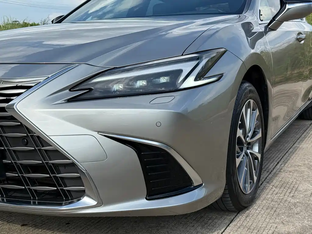 Lexus ES — миниатюра 4