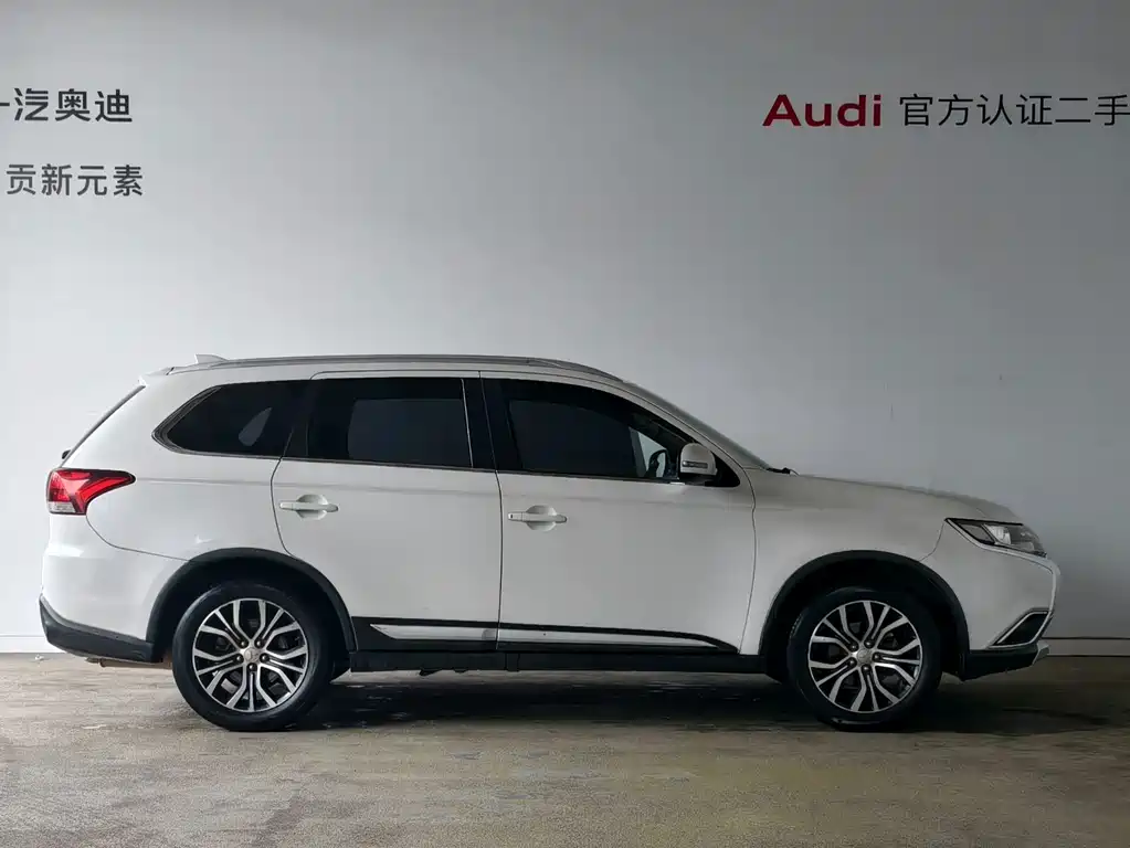 Mitsubishi Outlander — миниатюра 5