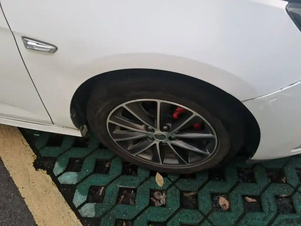 Buick Verano — миниатюра 12