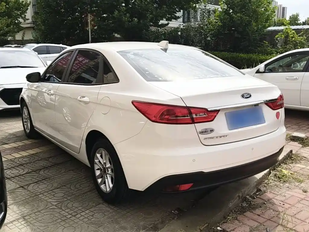 Ford Escort — миниатюра 5