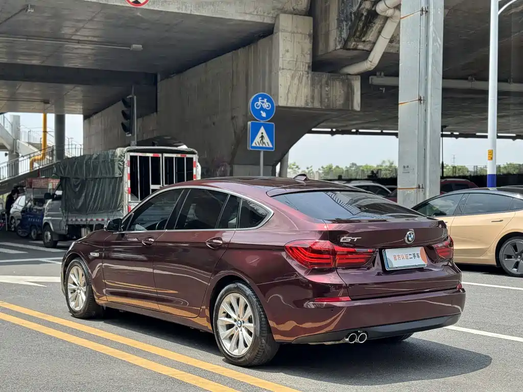 BMW 5 Series GT 5 GT 2014 528i Lead