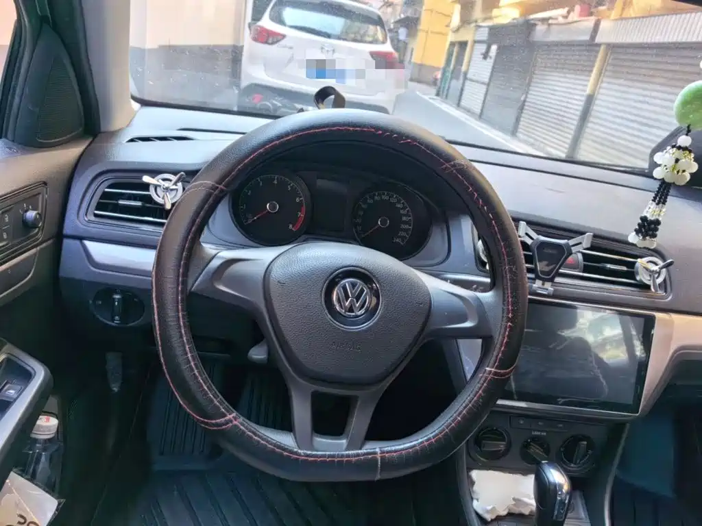 Volkswagen Lavida — миниатюра 6