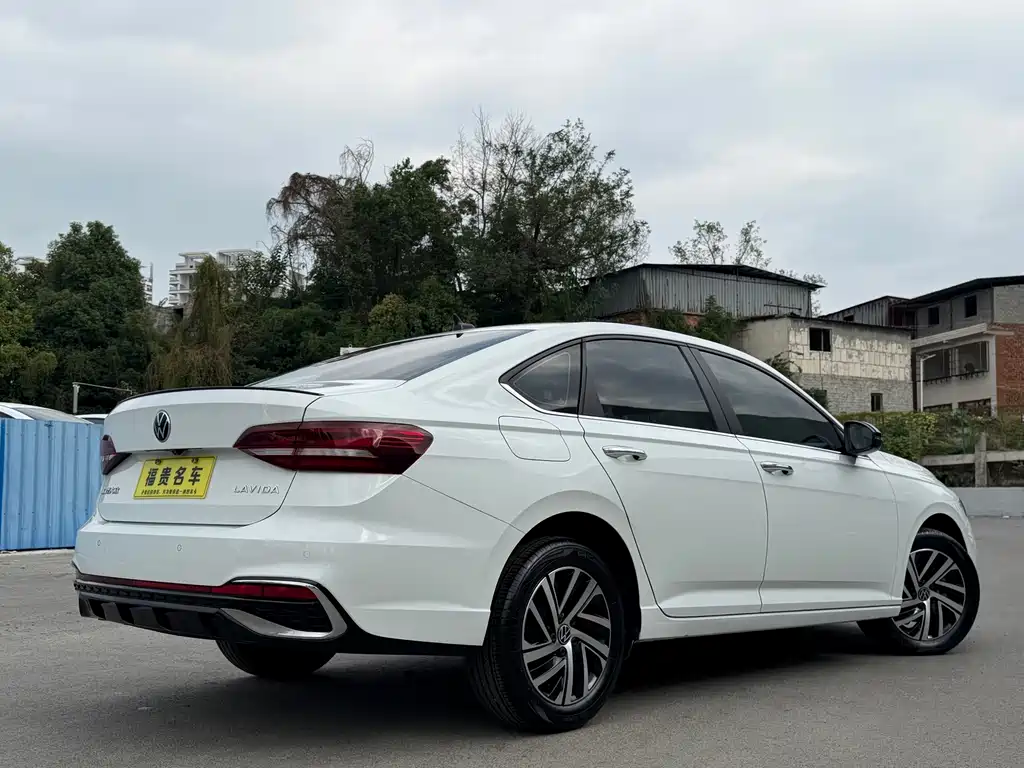 Volkswagen Lavida — миниатюра 6