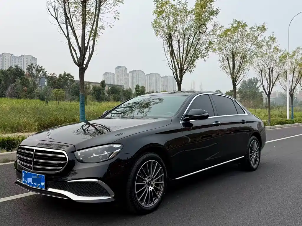 Mercedes-Benz E-Class — миниатюра 17