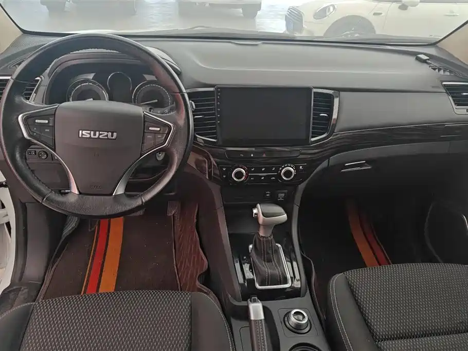 ISUZU MU X SHEPHERD RANGER