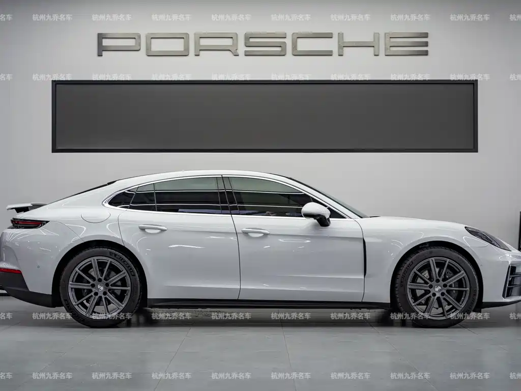Porsche Panamera — миниатюра 4