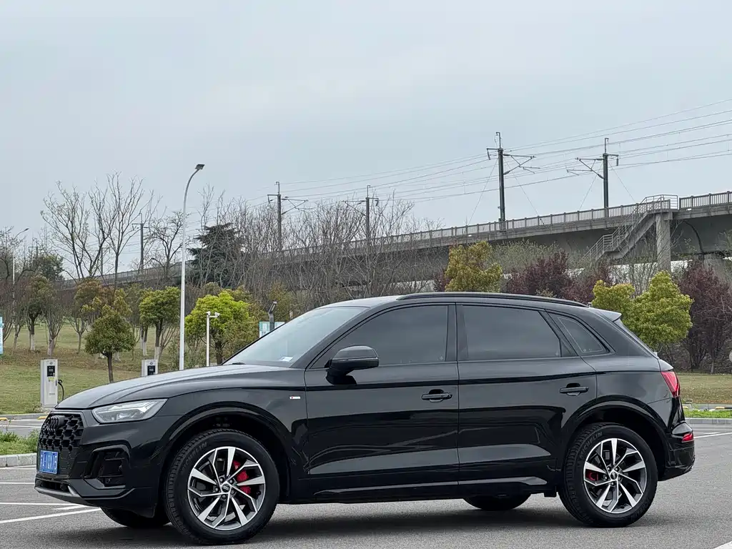 Audi Q5L 2024